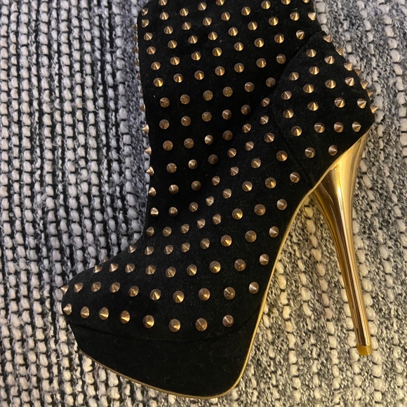 Studded booties size 6.5 - Picture 4 of 4